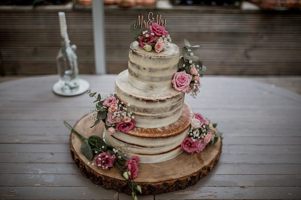 wedding cake in Cheshire